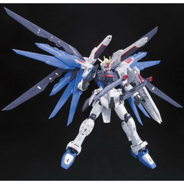 Decorative Figure Bandai FREEDOM GUNDAM - Image 3
