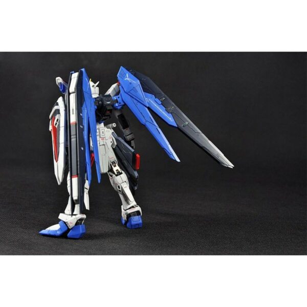 Decorative Figure Bandai FREEDOM GUNDAM - Image 4